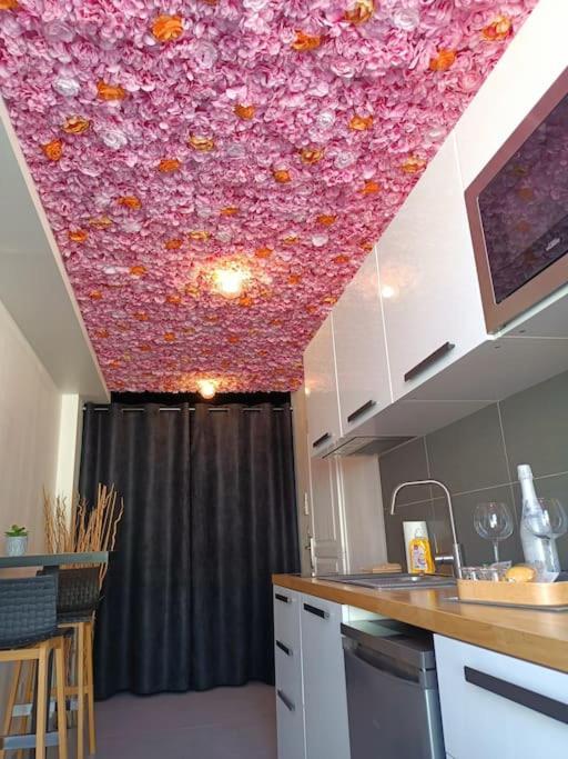 Appartement Balneo Et Sauna Prives The Red Room Mauguio Exterior photo