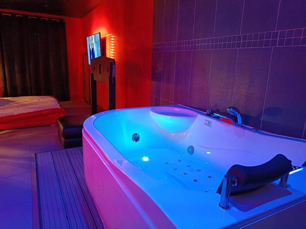 Appartement Balneo Et Sauna Prives The Red Room Mauguio Exterior photo